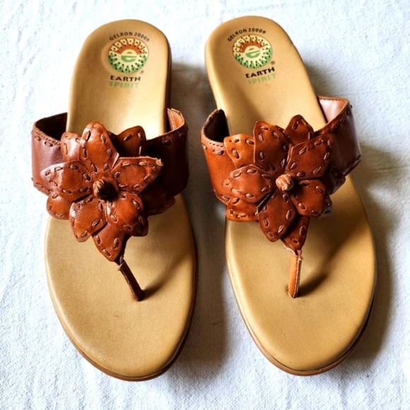 Earth Spirit Sherwood Leather Thong Floral Sz. 8.5 Sandal - Picture 1 of 8
